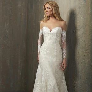 Adrianna Papell Platinum collection wedding gown